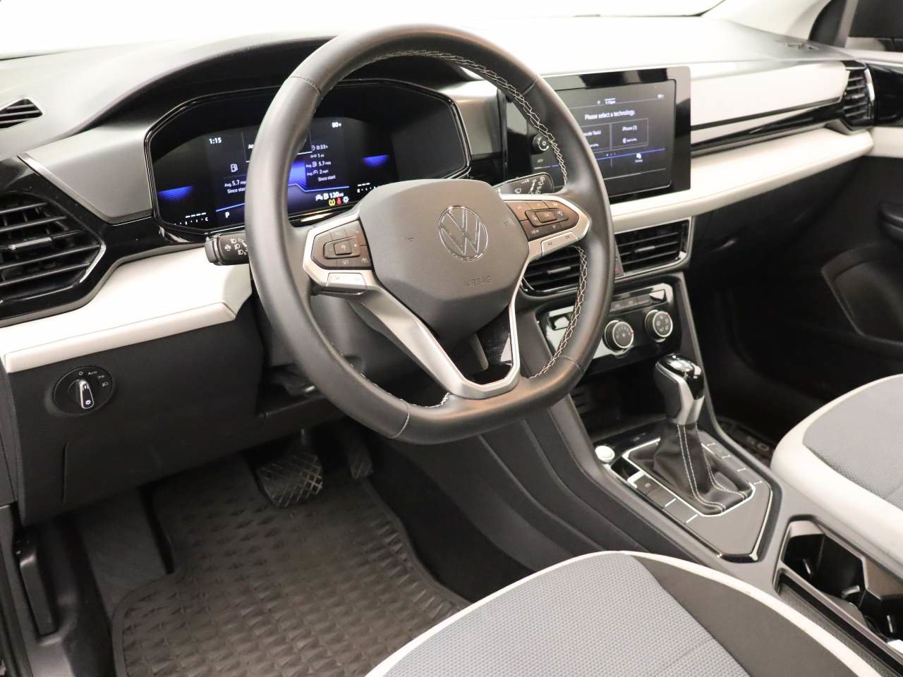 Used 2025 Volkswagen Taos S FWD image 13