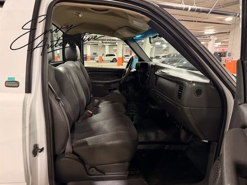 Used 2003 Chevrolet Silverado 2500 W/T RWD image 18