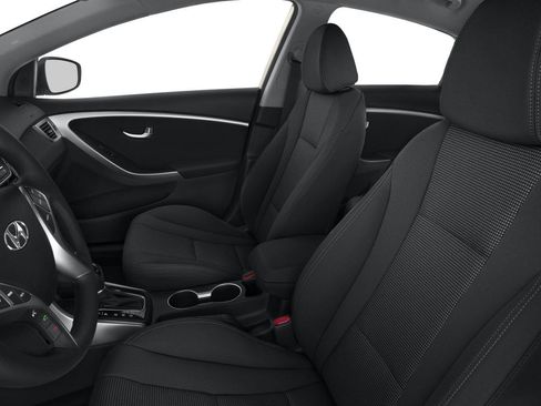 Used 2017 Hyundai Elantra GT image 4