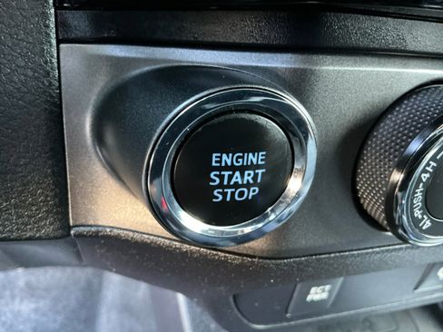 Used 2016 Toyota Tacoma TRD Sport w/ Towing Package image 30