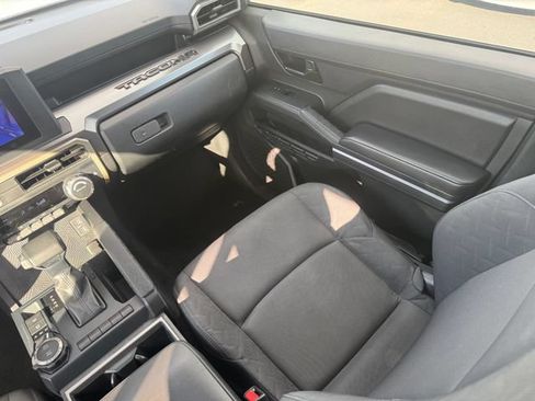 Used 2024 Toyota Tacoma SR5 AWD/4WD image 25