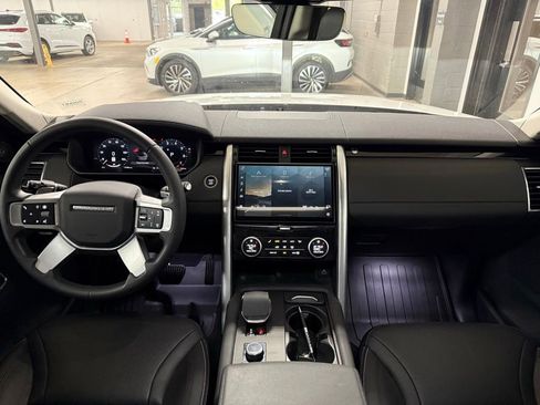 Used 2024 Land Rover Discovery S AWD/4WD image 22