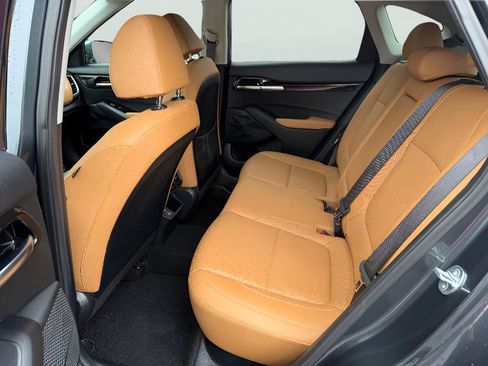 Used 2024 Kia Seltos EX FWD image 14