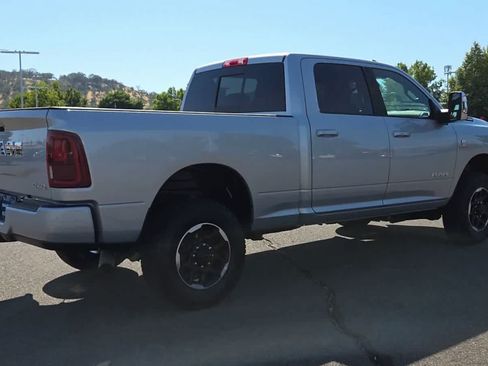 Used 2026 RAM 2500 Laramie AWD/4WD image 8