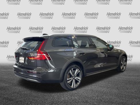 Certified 2025 Volvo V60 B5 Cross Country Plus AWD/4WD image 47