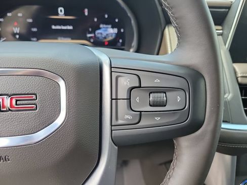 Used 2023 GMC Yukon SLT w/ SLT Premium Package AWD/4WD image 11