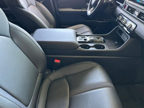 Used 2025 Honda Pilot Touring image 31