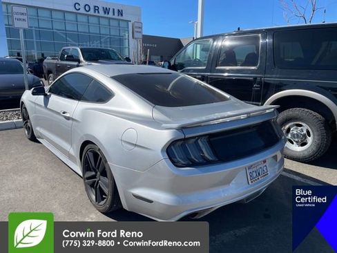 Used 2017 Ford Mustang Coupe image 4