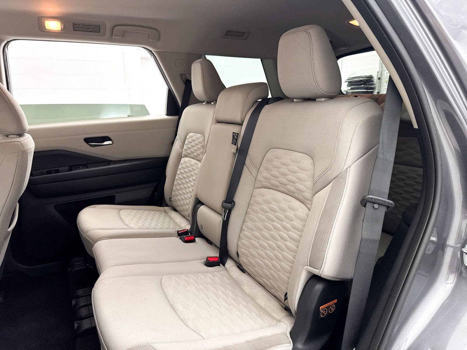 Used 2022 Nissan Pathfinder SV FWD image 27