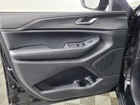 New 2025 Jeep Grand Cherokee Laredo w/ Luxury Tech Group I image 13