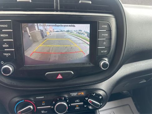Used 2020 Kia Soul LX FWD image 33