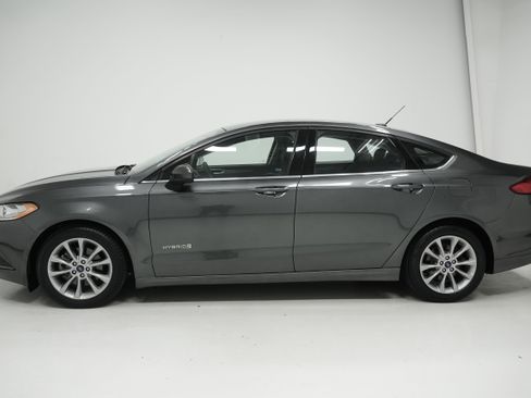 Used 2017 Ford Fusion SE image 7