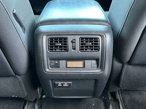 Used 2020 Nissan Pathfinder SV image 20