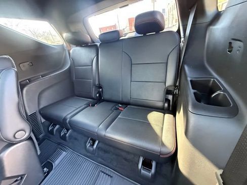 Used 2025 Chevrolet Traverse RS w/ LPO, Floor Liner Package image 17