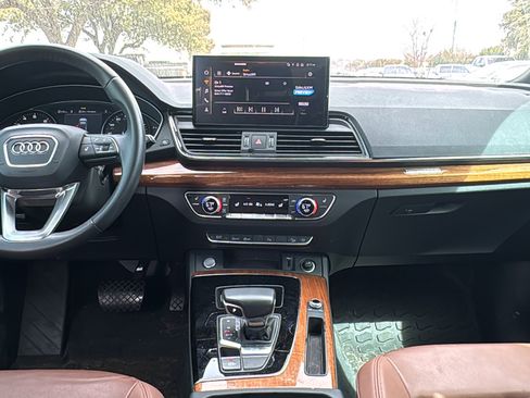 Used 2023 Audi Q5 2.0T Premium w/ Convenience Package image 17