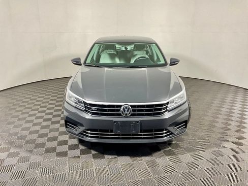 Used 2017 Volkswagen Passat 1.8T R-Line FWD image 6