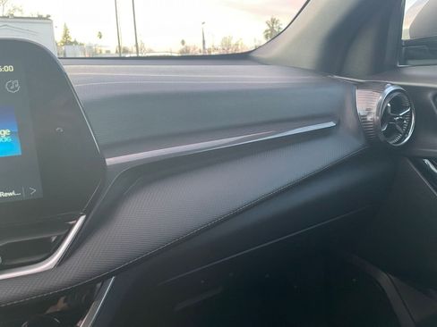 Used 2025 Chevrolet Equinox LT image 35