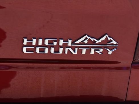 Used 2021 Chevrolet Silverado 1500 High Country w/ Technology Package AWD/4WD image 8