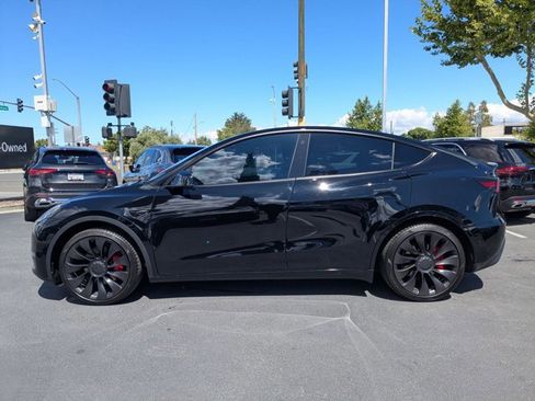 Used 2021 Tesla Model Y Performance image 9