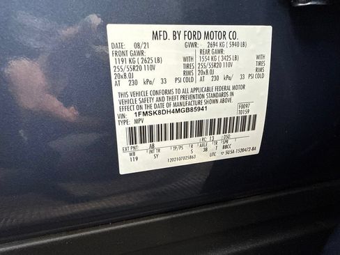 Used 2021 Ford Explorer XLT w/ Equipment Group 202A AWD/4WD image 31