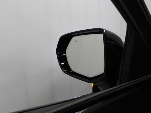 Certified 2023 Cadillac Escalade ESV V image 17