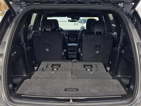New 2025 Jeep Grand Cherokee L Altitude image 10