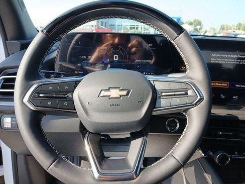 New 2026 Chevrolet Traverse LT w/ Enhanced Driving Package image 12