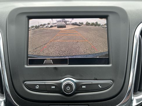 Used 2022 Chevrolet Equinox LT AWD/4WD image 16
