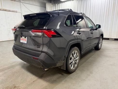 Used 2022 Toyota RAV4 XLE Premium AWD/4WD image 5