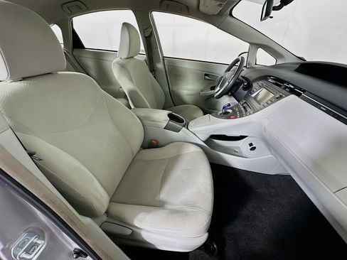 Used 2014 Toyota Prius Two FWD image 29