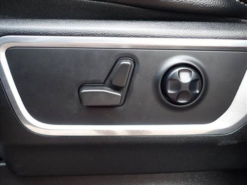 Used 2021 RAM 1500 Laramie AWD/4WD image 12