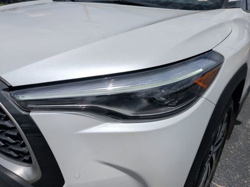 Used 2024 Toyota Corolla Cross XLE FWD image 11
