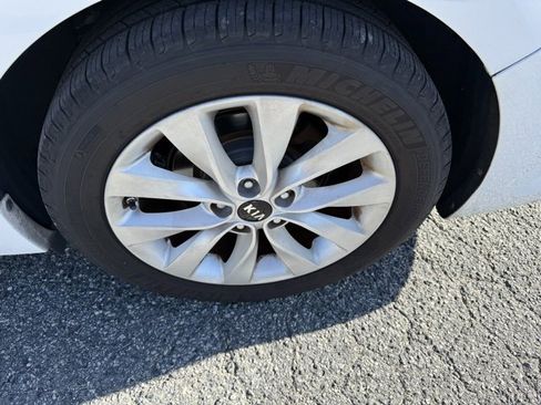 Used 2016 Kia Optima LX image 17