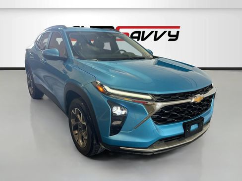 Used 2026 Chevrolet Trax LT FWD image 1