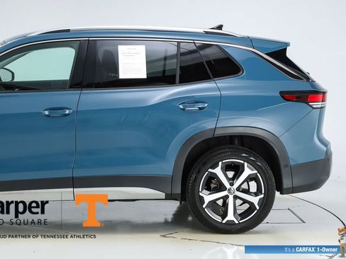 Used 2025 Volkswagen Tiguan SE FWD image 42