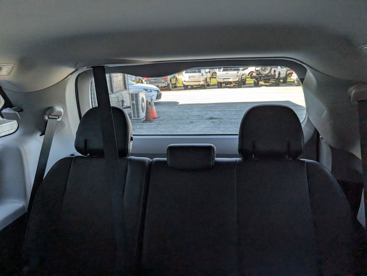 Used 2018 Toyota Sienna SE FWD image 19