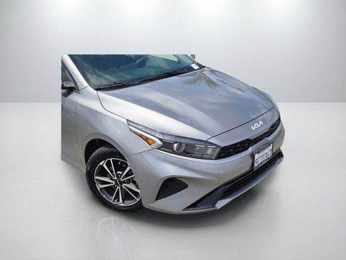 Used 2022 Kia Forte LXS FWD image 4