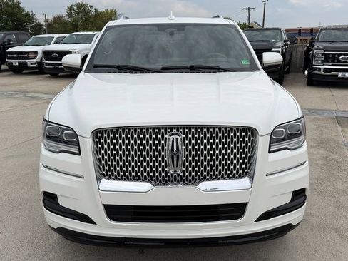 Used 2022 Lincoln Navigator Reserve w/ Monochromatic Package image 2