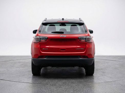 Used 2025 Jeep Compass Trailhawk image 6