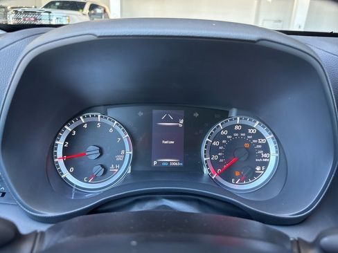 Used 2022 Toyota Highlander L image 4