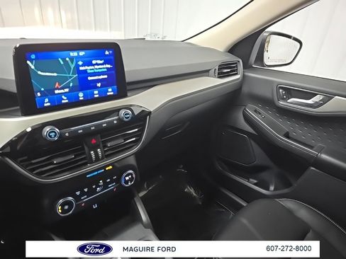 Used 2020 Ford Escape SE Sport image 26