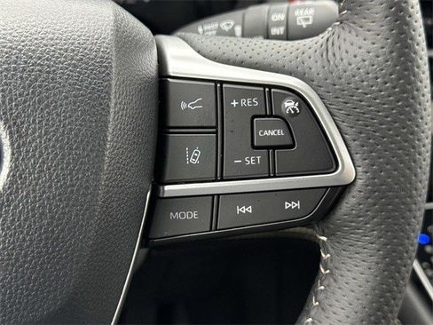 Used 2026 Toyota Sienna Platinum image 24