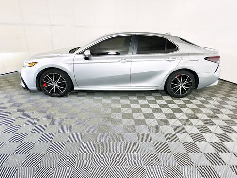 Used 2023 Toyota Camry SE FWD image 6