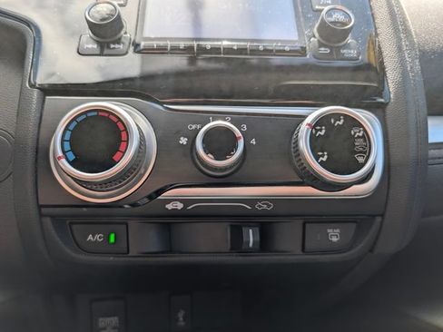 Used 2018 Honda Fit LX image 22