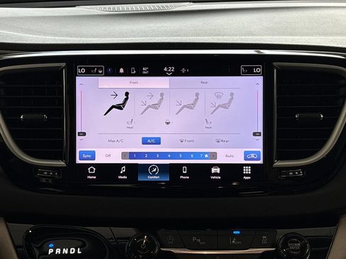 Used 2024 Chrysler Pacifica Touring-L FWD image 25