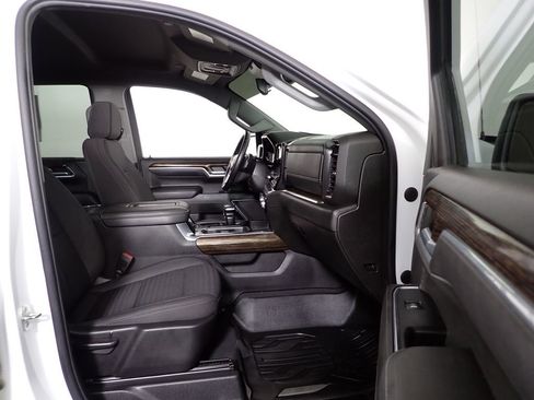 Used 2022 GMC Sierra 1500 Elevation w/ LPO, Elevation Black Package image 33