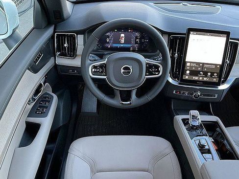 New 2026 Volvo XC90 T8 Plus w/ Protection Package Premier AWD/4WD image 5