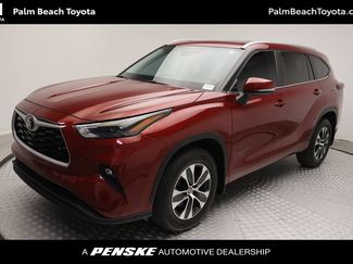 Used 2024 Toyota Highlander XLE AWD/4WD video 1