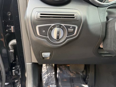 Used 2019 Mercedes-Benz GLC 300 image 25