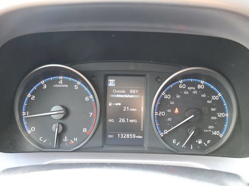 Used 2017 Toyota RAV4 XLE w/ Plus Special Value Package AWD/4WD image 19